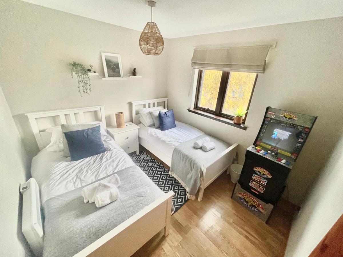 Comfortable, Modern Apartment With Parking. Inverness. Exterior foto